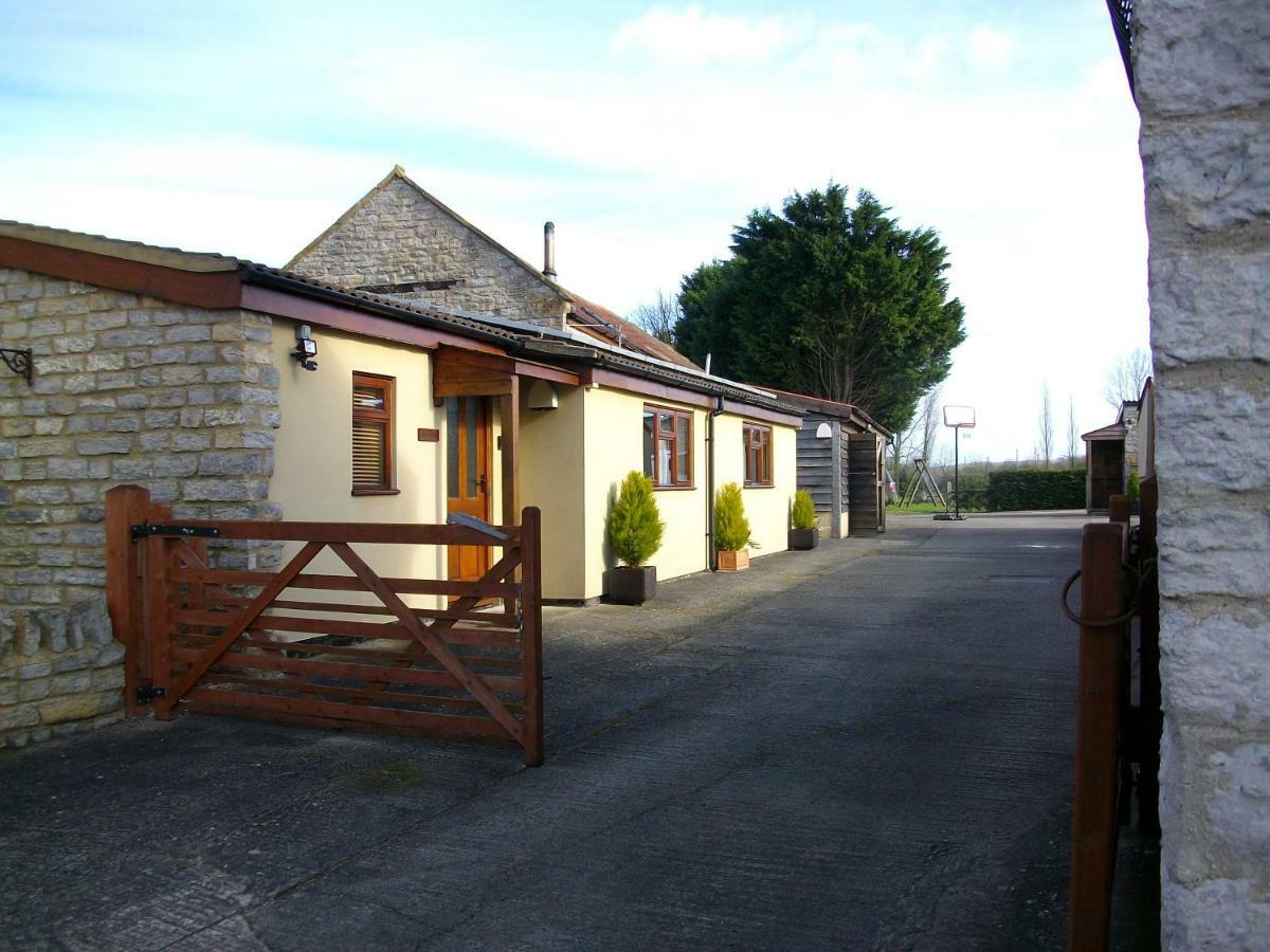 The Barton Annexe Villa Somerton  Exteriör bild